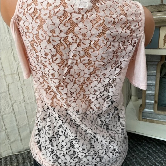 Buckle Daytrip BOHO Crochet Fringe Lace Back Cold Shoulder Top Sz S NWT! - Picture 2 of 3